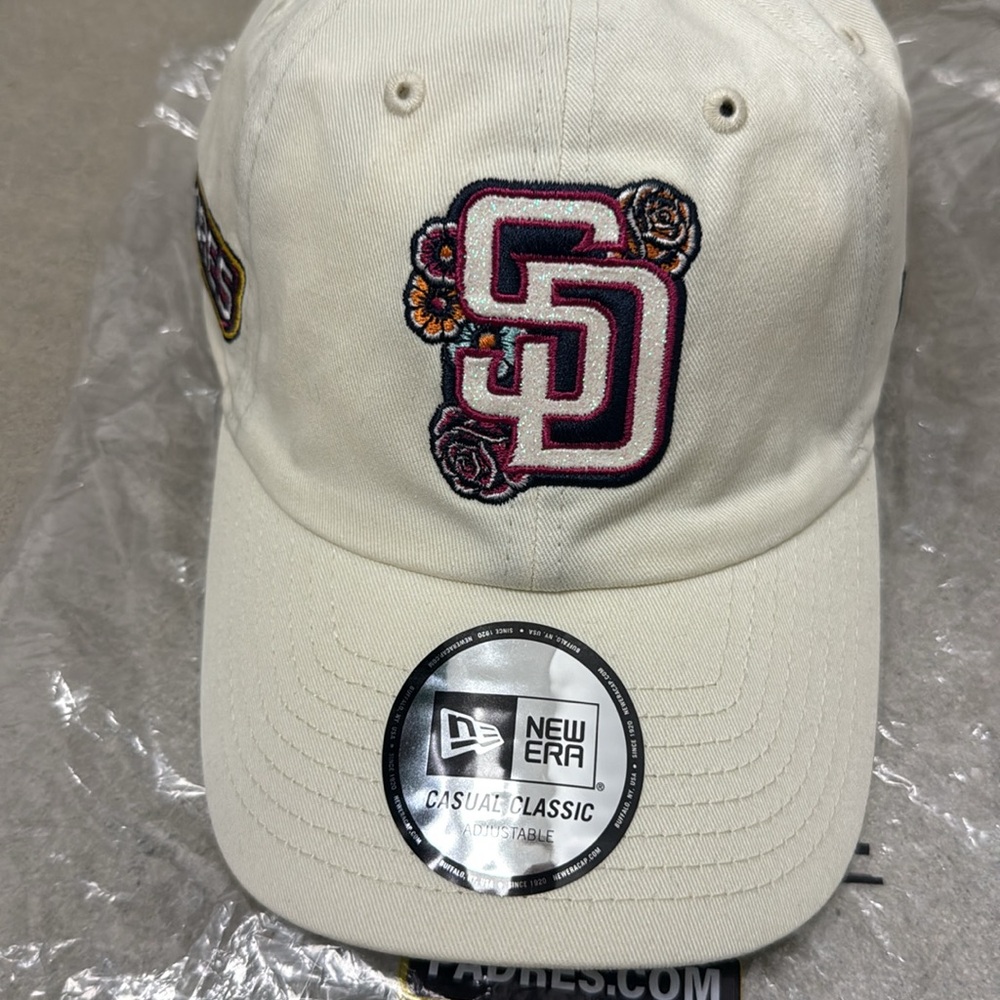 NWT!! Never worn Padres City Connect adjustable casual classic New Era hat - Picture 2 of 7